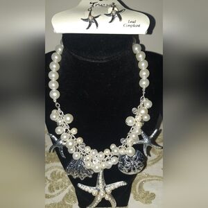 NWT Bridal Vacation Chunky Elegant Statment Pearl and Silver Necklace Set